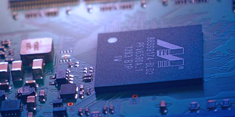 Get quick summaries of your transcripts with advanced AI